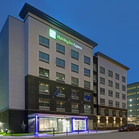 Holiday Inn Express - Milwaukee Downtown By Ihg Exterior foto